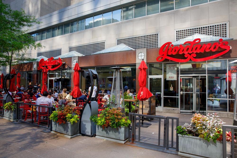 The Giordano's Millennium Park storefront and outdoor patio